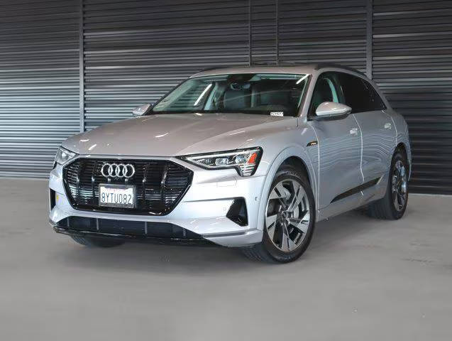 2022 Audi e-tron Premium AWD photo