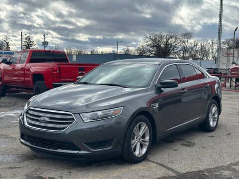 2018 Ford Taurus SE FWD photo