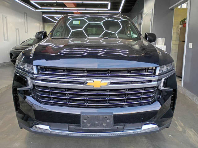 2021 Chevrolet Suburban LT 4WD photo