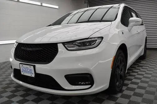 2021 Chrysler Pacifica Minivan Hybrid Limited FWD photo