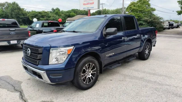 2021 Nissan Titan SV RWD photo