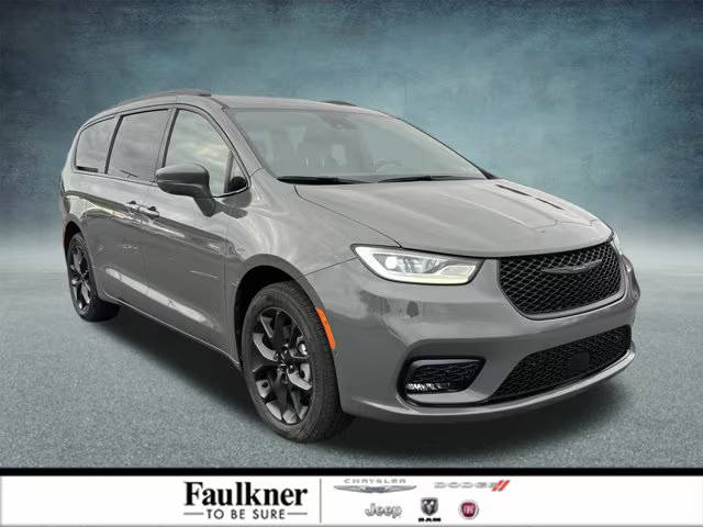 2021 Chrysler Pacifica Minivan Limited AWD photo