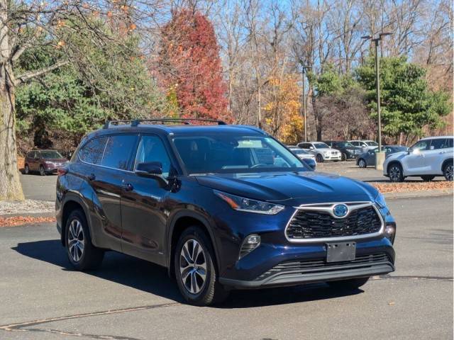 2021 Toyota Highlander Hybrid XLE AWD photo