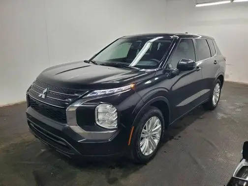 2022 Mitsubishi Outlander ES FWD photo
