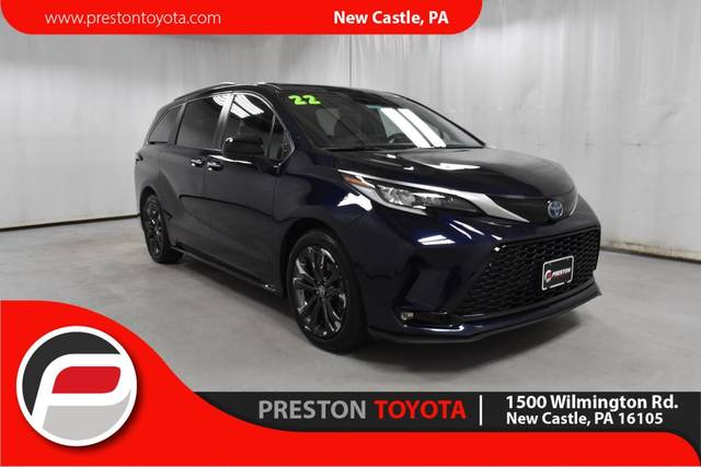 2022 Toyota Sienna XSE FWD photo