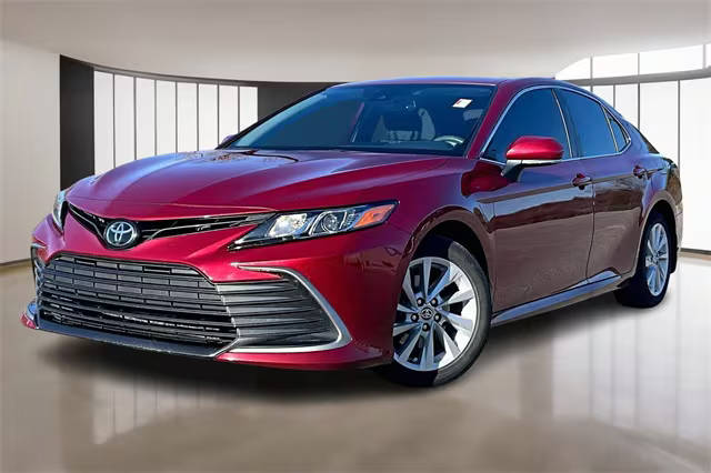 2022 Toyota Camry LE FWD photo