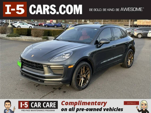 2022 Porsche Macan  AWD photo