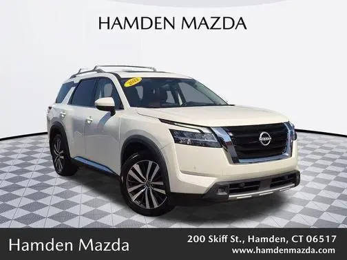 2022 Nissan Pathfinder Platinum 4WD photo
