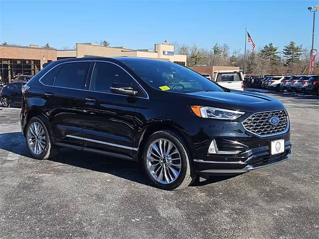 2021 Ford Edge Titanium AWD photo