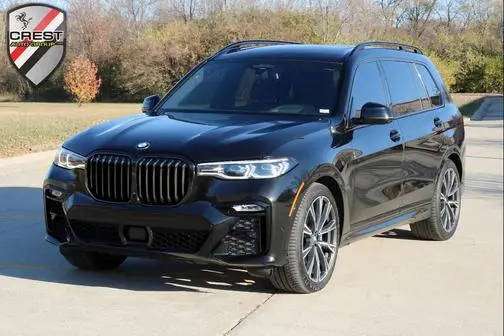 2022 BMW X7 M50i AWD photo