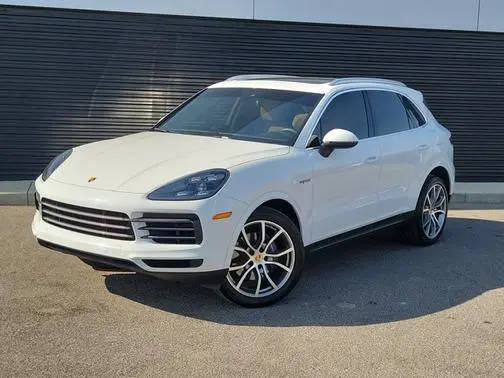 2022 Porsche Cayenne E-Hybrid AWD photo