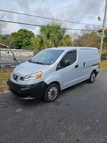 2015 Nissan NV200 SV FWD photo