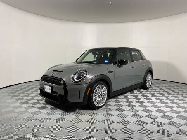 2022 MINI Hardtop 4 Door Cooper S FWD photo