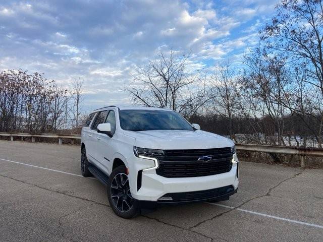 2021 Chevrolet Suburban RST 4WD photo