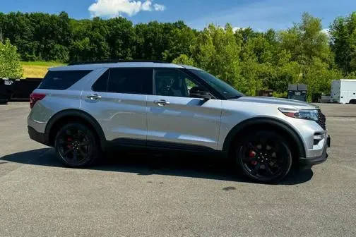 2021 Ford Explorer ST 4WD photo
