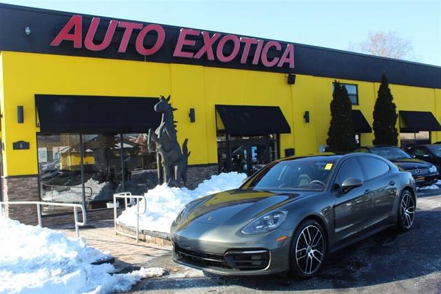 2022 Porsche Panamera 4 AWD photo