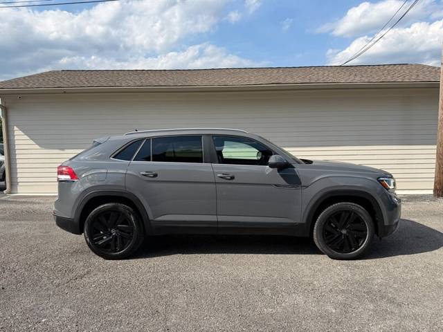 2022 Volkswagen Atlas Cross Sport 3.6L V6 SE w/Technology AWD photo