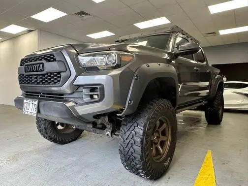 2016 Toyota Tacoma TRD Sport 4WD photo