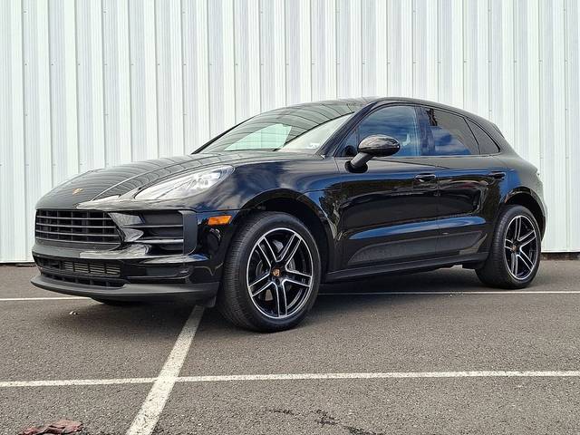 2021 Porsche Macan  AWD photo