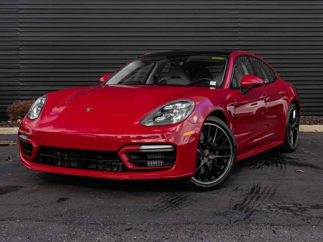 2022 Porsche Panamera GTS AWD photo