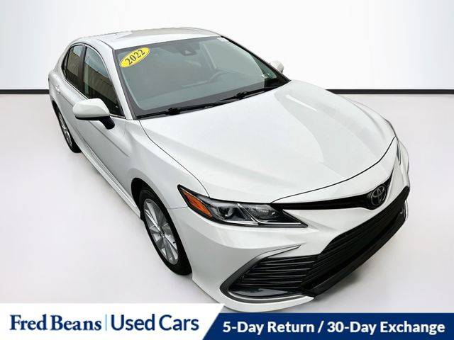 2022 Toyota Camry LE FWD photo