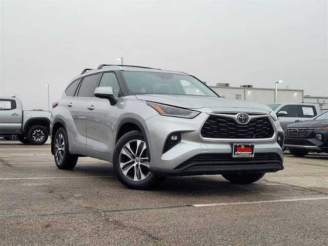 2021 Toyota Highlander XLE FWD photo