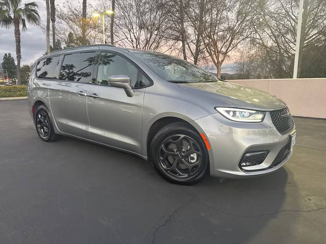 2021 Chrysler Pacifica Minivan Hybrid Limited FWD photo