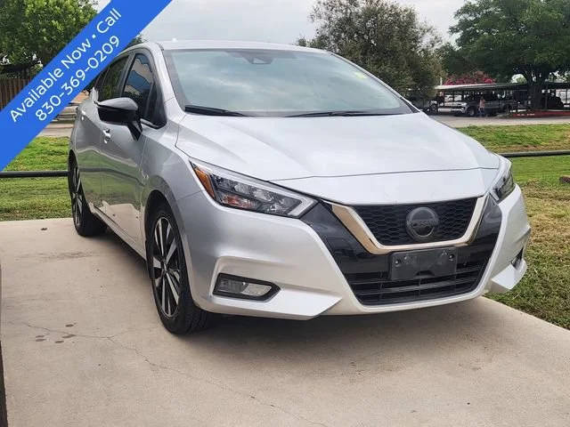 2021 Nissan Versa SR FWD photo