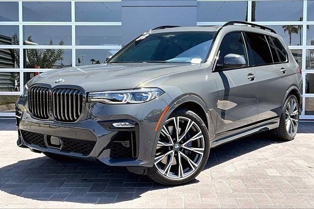2022 BMW X7 M50i AWD photo