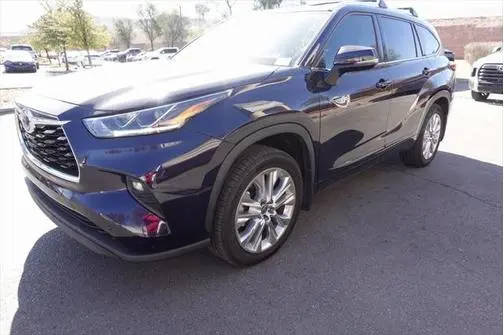 2021 Toyota Highlander Hybrid Limited FWD photo