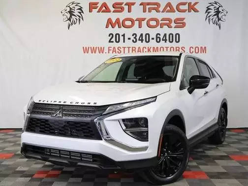 2022 Mitsubishi Eclipse Cross LE 4WD photo