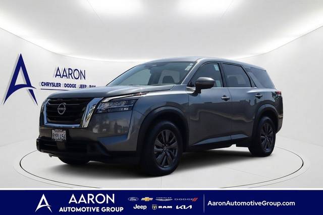 2022 Nissan Pathfinder S FWD photo
