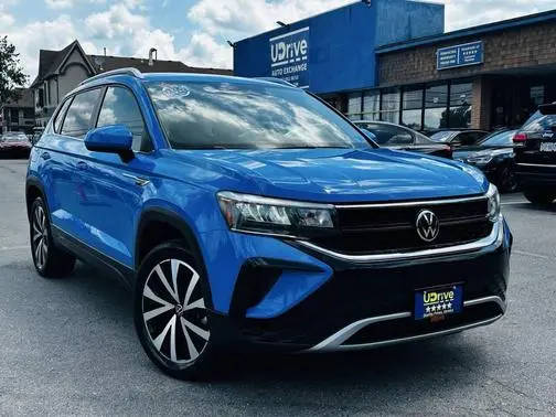 2022 Volkswagen Taos SE AWD photo