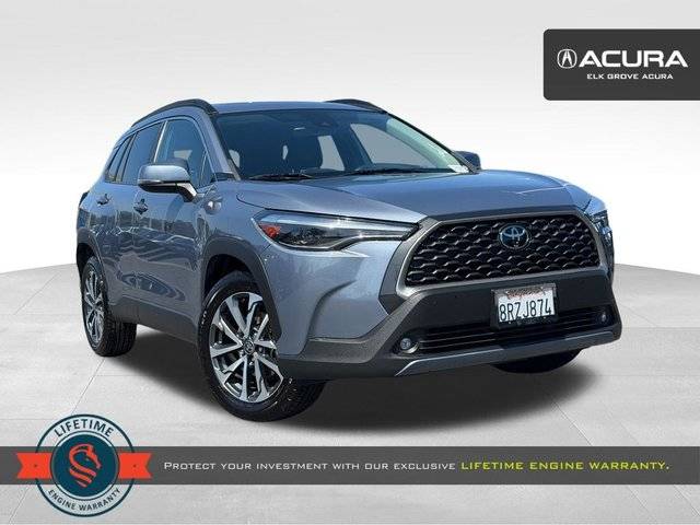 2022 Toyota Corolla Cross XLE FWD photo
