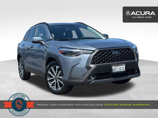 2022 Toyota Corolla Cross XLE FWD photo
