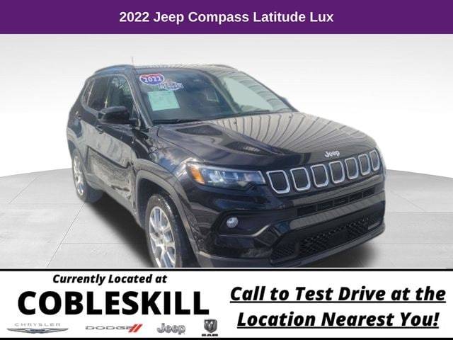 2022 Jeep Compass Latitude Lux 4WD photo