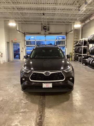 2022 Toyota Highlander XLE AWD photo