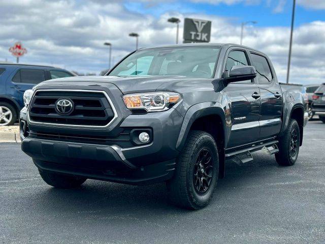 2022 Toyota Tacoma SR5 4WD photo