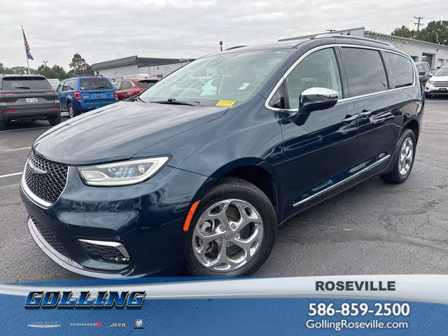 2021 Chrysler Pacifica Minivan Limited AWD photo