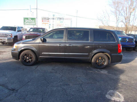 2015 Chrysler Town and Country Touring FWD photo