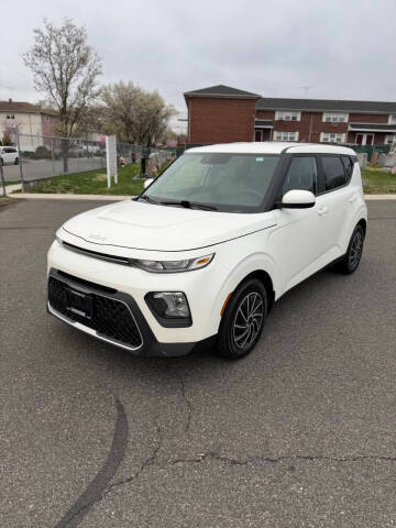 2022 Kia Soul LX FWD photo