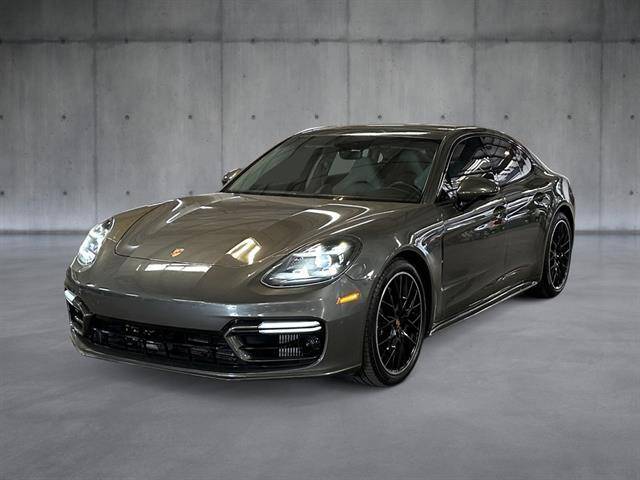 2022 Porsche Panamera GTS AWD photo