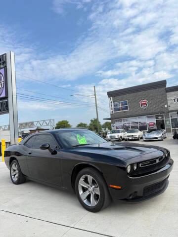 2019 Dodge Challenger SXT RWD photo
