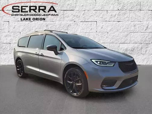 2021 Chrysler Pacifica Minivan Limited AWD photo