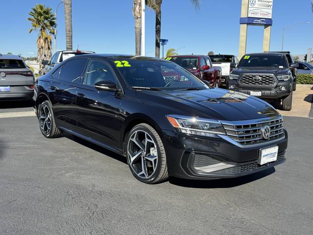 2022 Volkswagen Passat 2.0T R-Line FWD photo