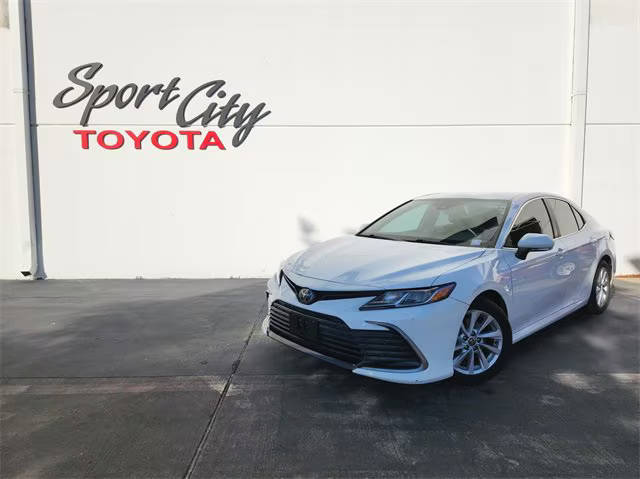 2022 Toyota Camry LE FWD photo