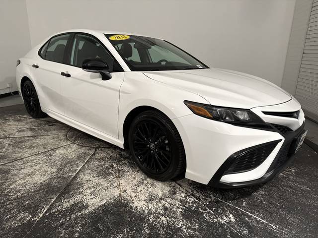 2022 Toyota Camry Hybrid Nightshade FWD photo