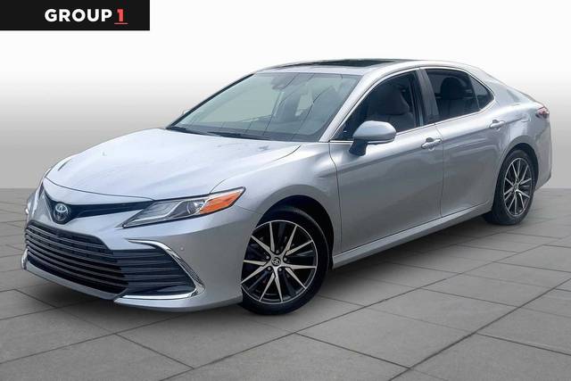 2022 Toyota Camry Hybrid XLE FWD photo