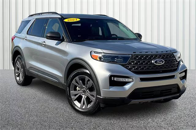 2021 Ford Explorer XLT 4WD photo