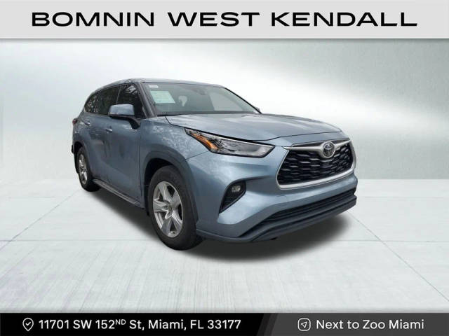 2022 Toyota Highlander LE FWD photo